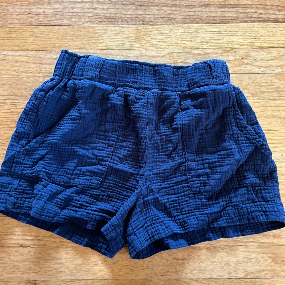 Cotton muslin navy blue shorts
